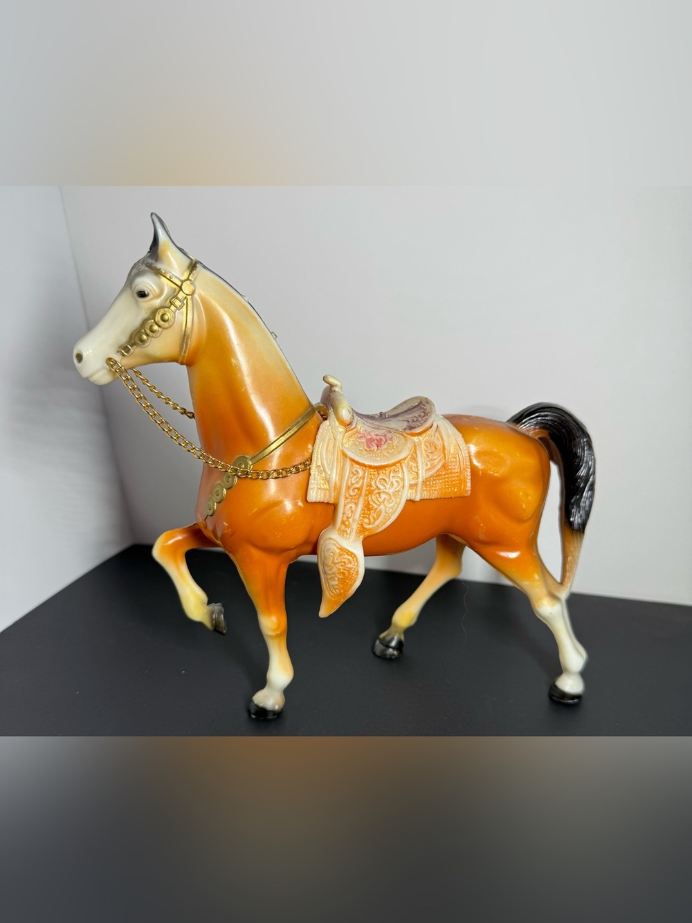 Vintage 1960s SW Toys Plastic Western Parade Horse & Saddle Hong Kong 2155
